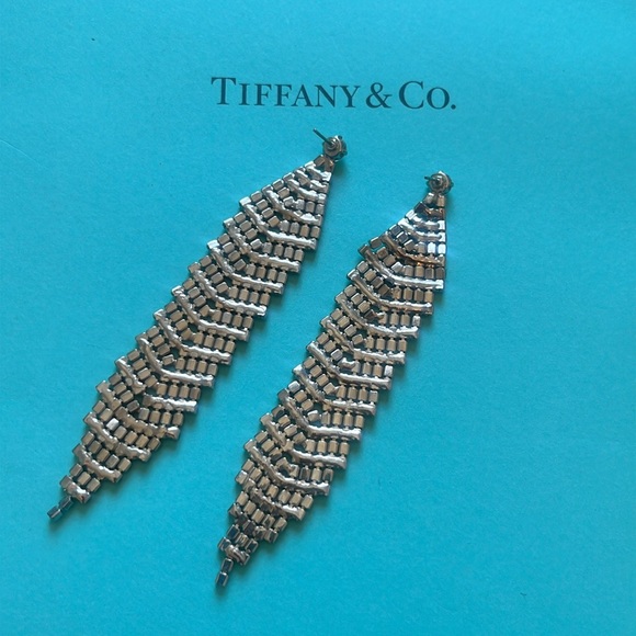 Kenneth Jay Lane crystal chandelier earrings - Picture 2 of 3